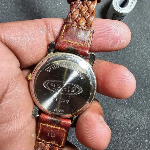 Vintage Relic Cheetah Quartz Watch Wild Life Series Silver/gold Tone Working - Picture 8 of 9